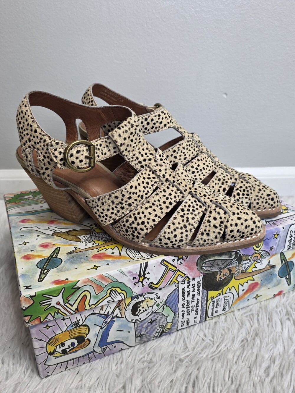 Jeffrey Campbell Angora Calf Hair Fisherman Sandals Sz 7.5